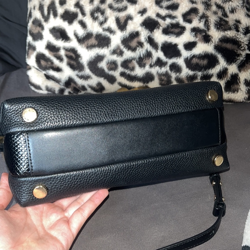 Michael Kors Leather crossbody purse reversible - Picture 5 of 6